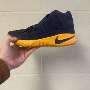 I’ve got some shoes for sale! All in either decent or great condition.